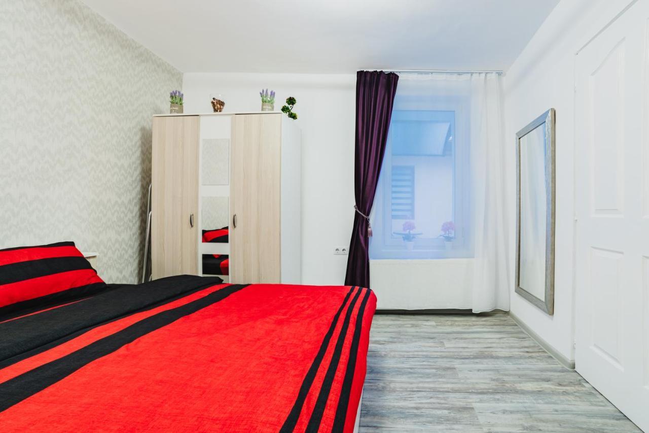 Studio Central Poarta Schei Braşov Extérieur photo