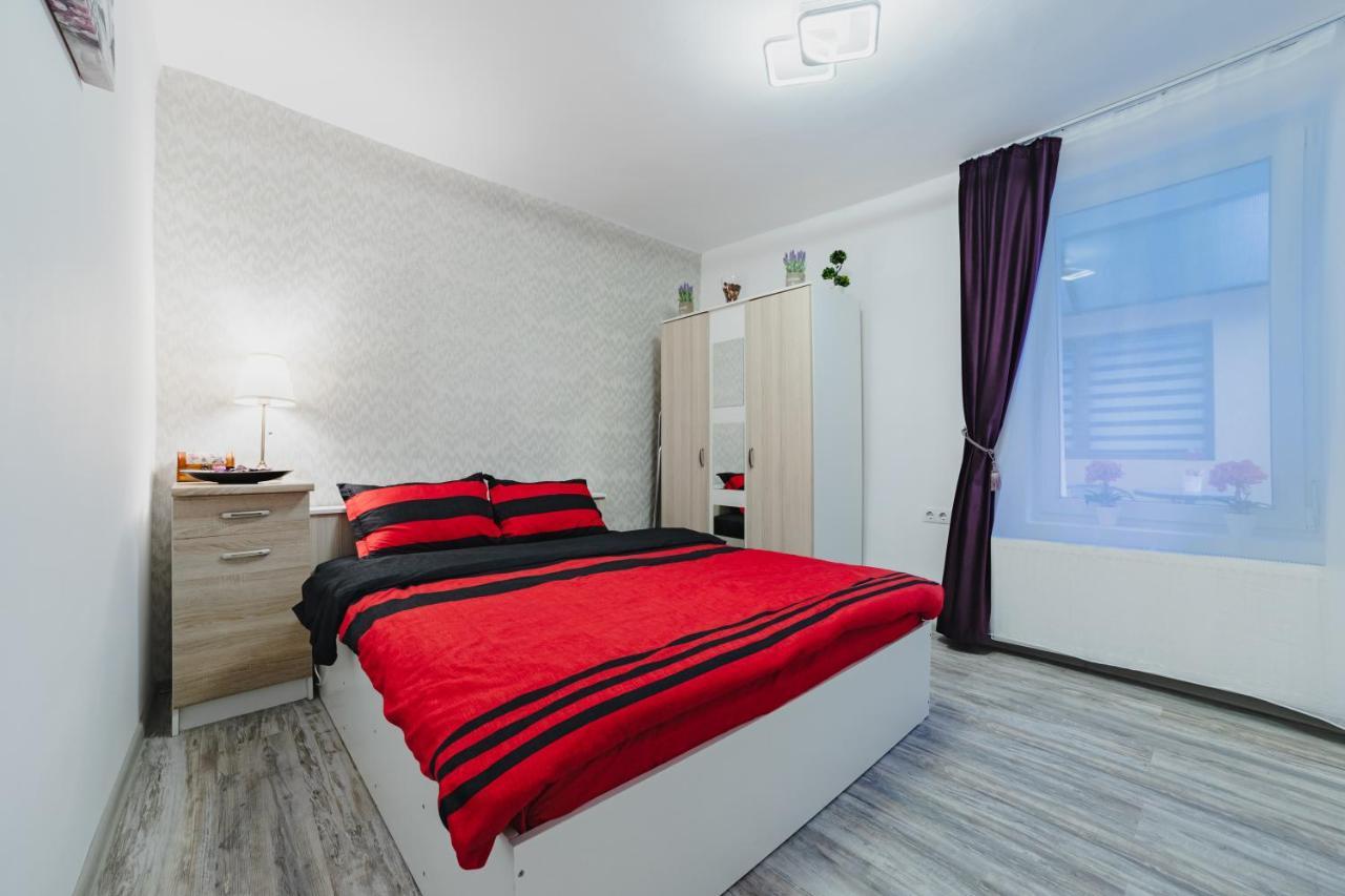 Studio Central Poarta Schei Braşov Extérieur photo